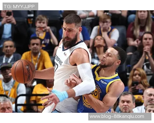 2016年勇士队与灰熊队激战回顾：精彩瞬间与战术分析